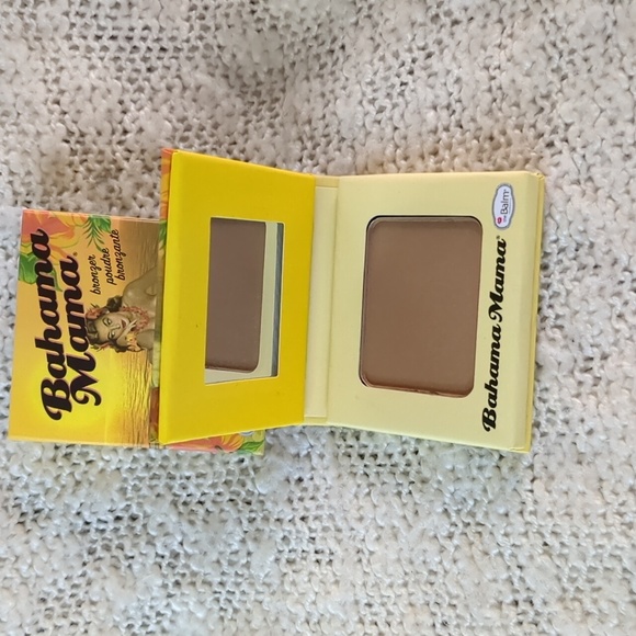 theBalm Bahama Mama Bronzer, Shadow, & Contour, 3g/0.11oz - Picture 5 of 9